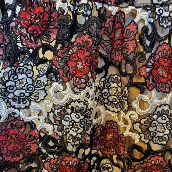 Ml Monique Lhuillier Gown - Picture 6 of 13